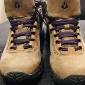 Vasque women’s hicking boots